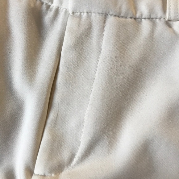 Off White Basic Summer Shorts - Picture 4 of 4